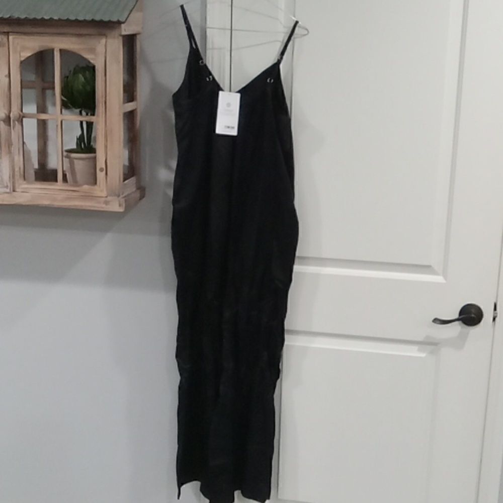 Athleta black Calm Cool Romper. Super soft satin feel. 28" inseam Size XS NWT - Picture 4 of 6